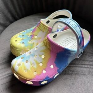 CROCS Colorful Tie-Dye Water Shoes